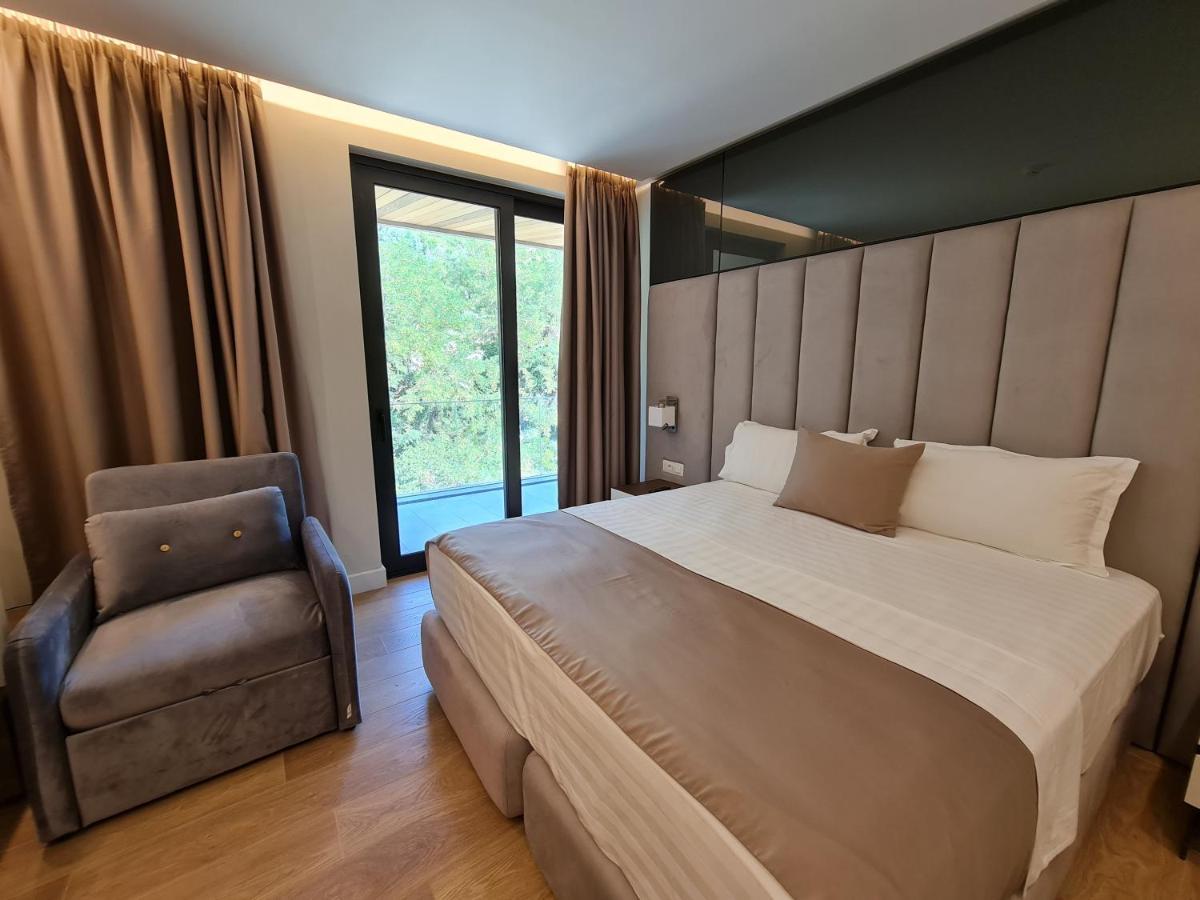 Hotel Aross Kanine Buitenkant foto