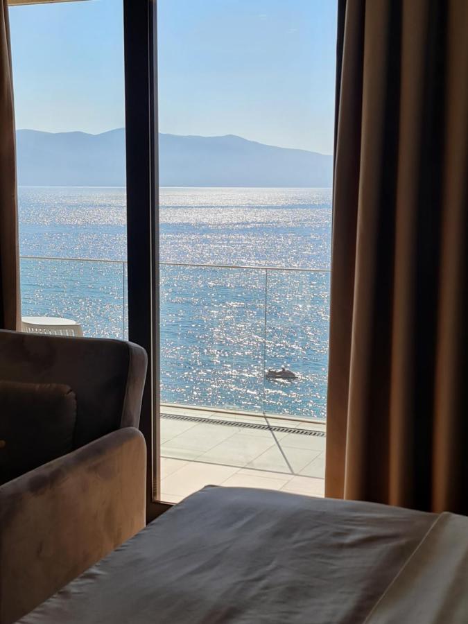 Hotel Aross Kanine Buitenkant foto