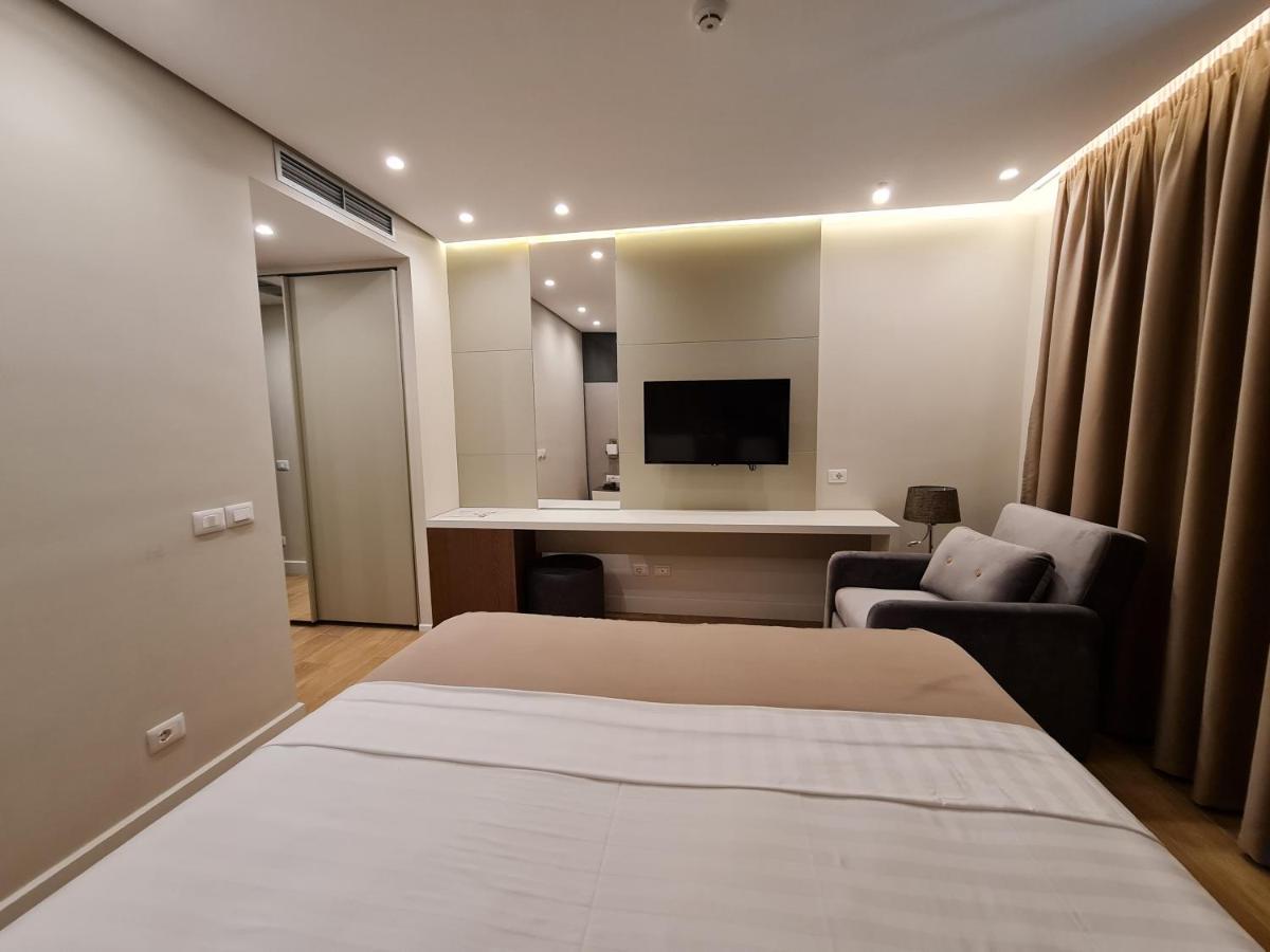 Hotel Aross Kanine Buitenkant foto
