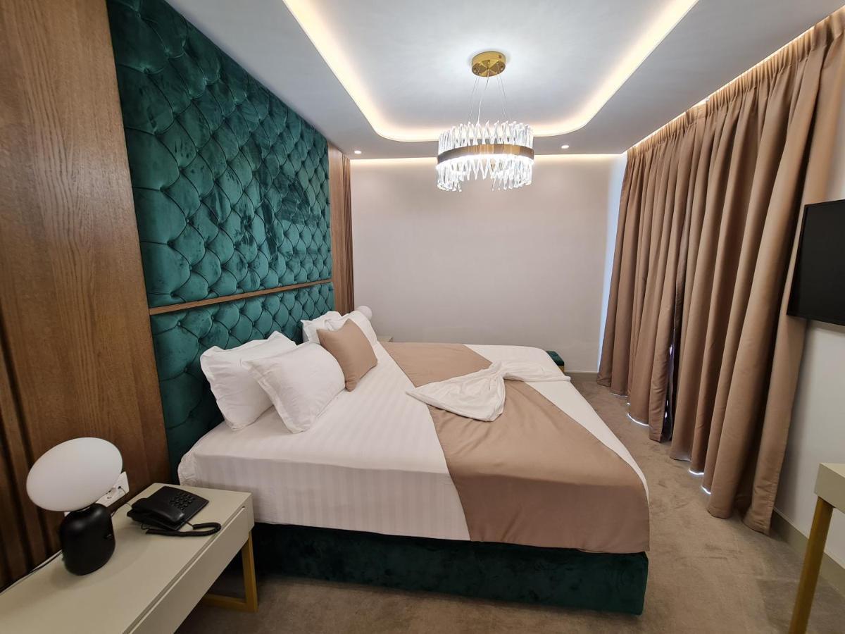 Hotel Aross Kanine Buitenkant foto